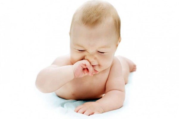 Tại sao trẻ ngạt mũi khó thở