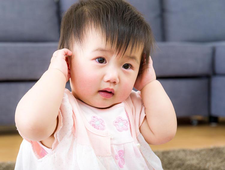 cách chăm sóc trẻ viêm tai giữa