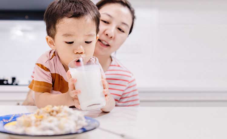 bổ sung sữa tăng đề kháng cho trẻ khi nào