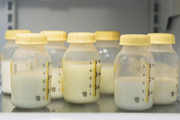 Lượng sữa cho bé sơ sinh từ 0 - 6 tháng tuổi