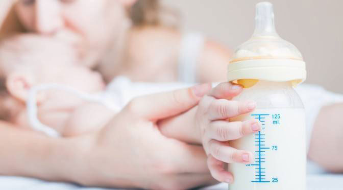 Lượng sữa cho bé sơ sinh từ 0 - 6 tháng tuổi