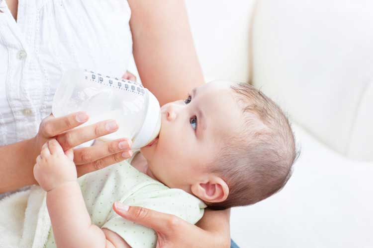 chọn sữa tăng cân cho trẻ dưới 1 tuổi phù hợp